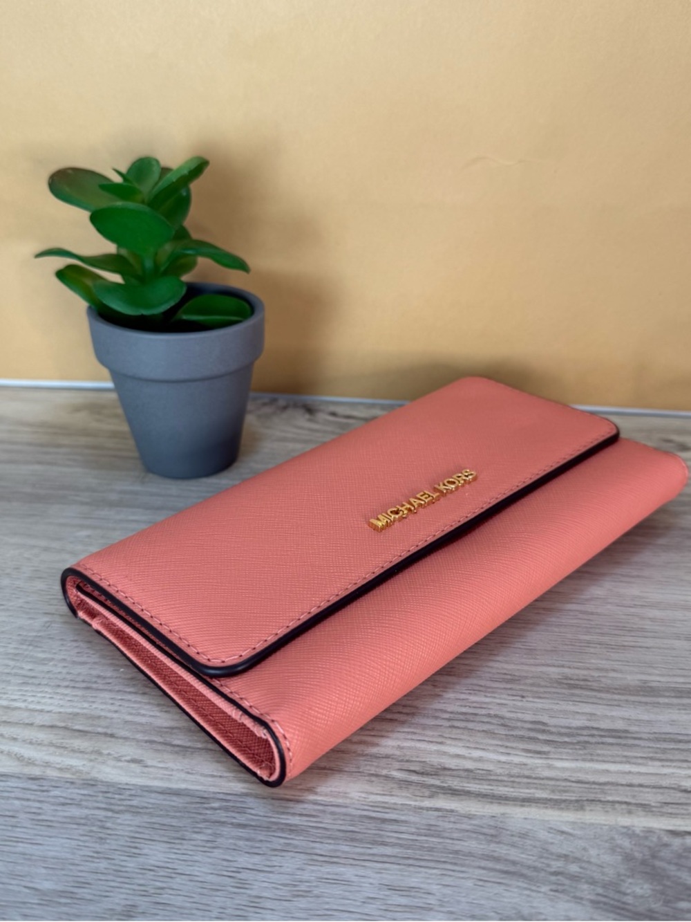 Michael Kors Wallet - Picture 5 of 9